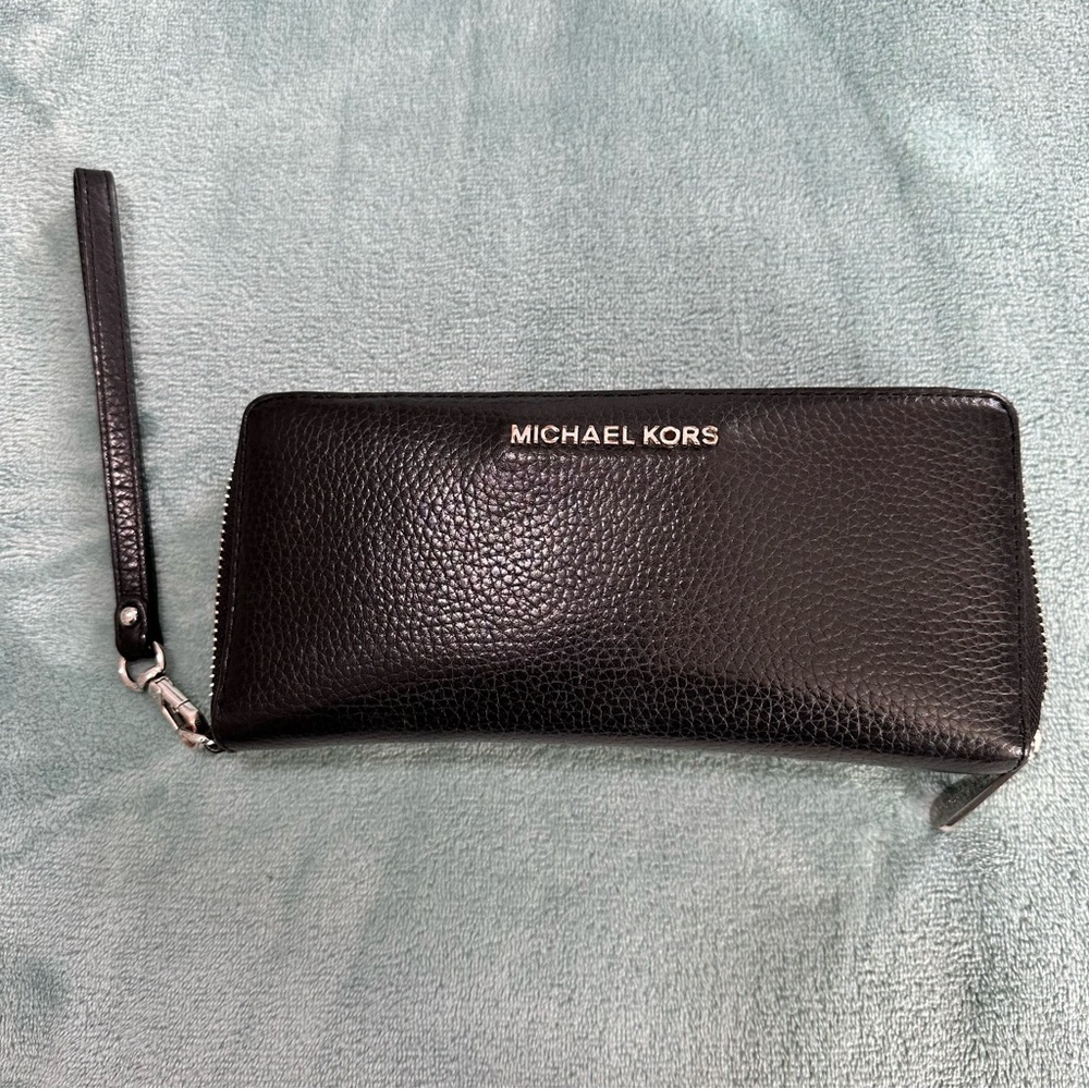 Michael Kors Jet Set Continental Wallet Wristlet black Leather